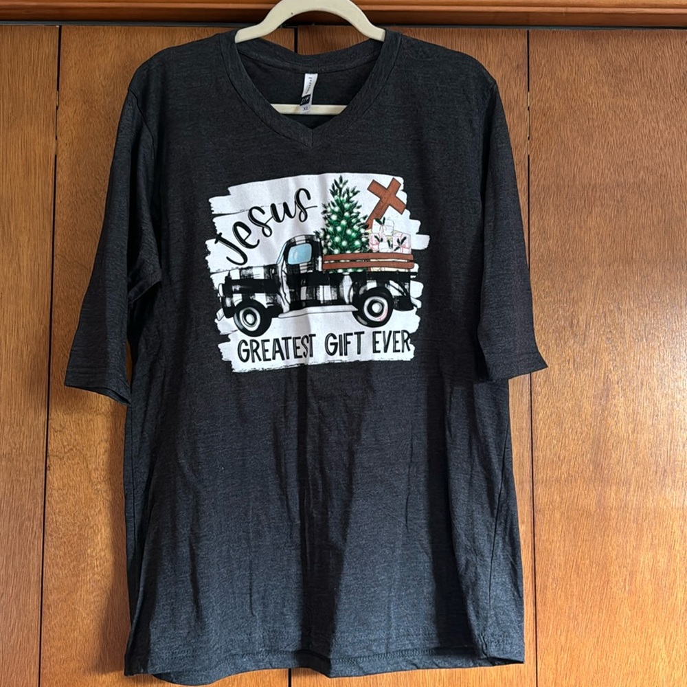 ⭐️Women’s top.  Size XL